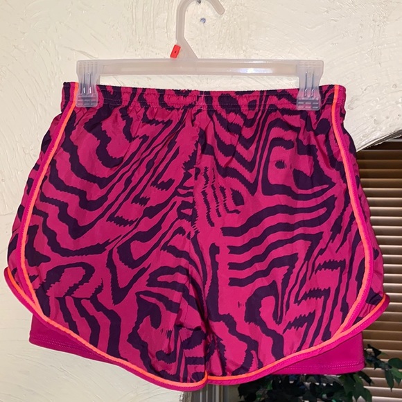 Nike Limited Athletic Sport Shorts - Picture 2 of 3